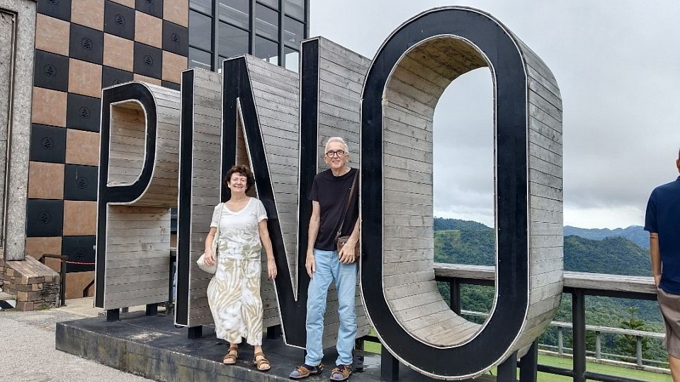 Thank you for trusting me. Thank you for choosing our service. We'll take care of you like a relative, safe, wherever you go.